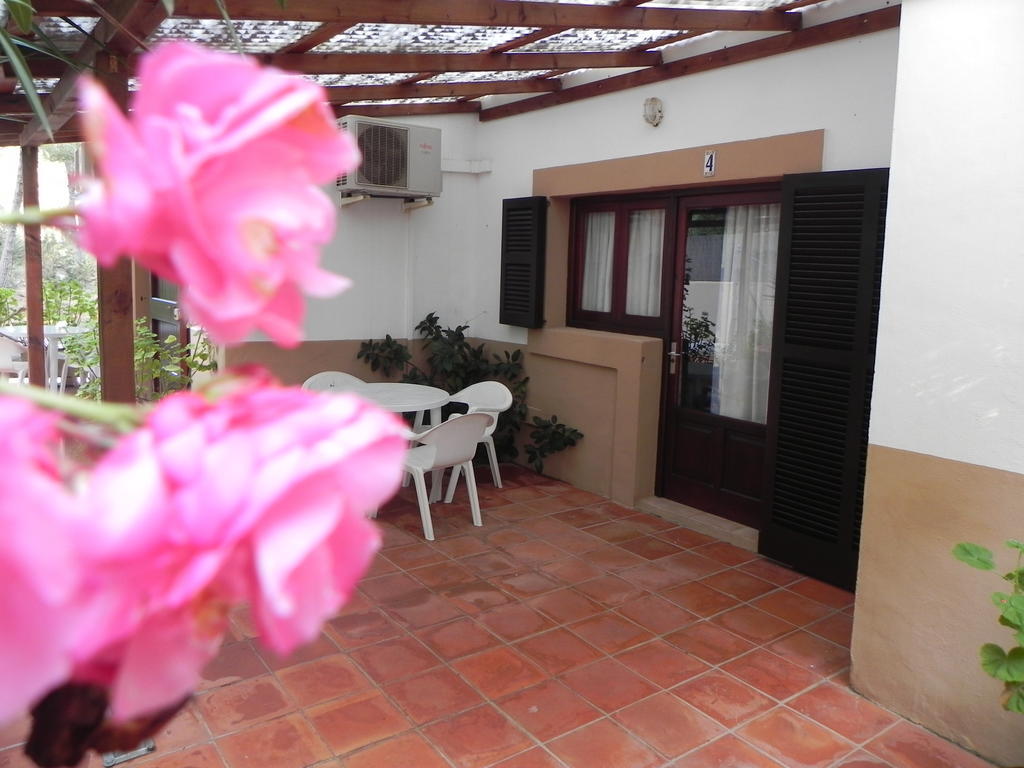 Viviendas Turisticas Vacacionales Allida Playa Migjorn Exterior foto